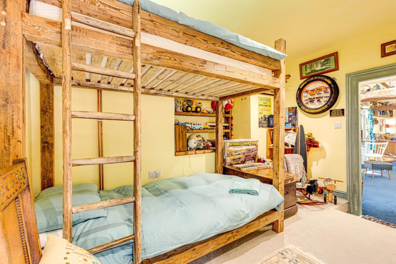 Family Country Cottage With A Private Valley View Scarborough Exterior photo